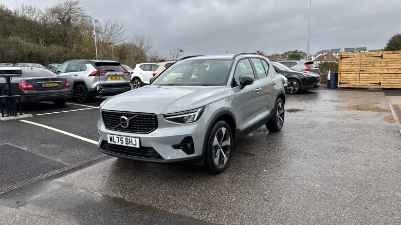 Volvo XC40 2.0 B3P Plus Dark 5dr Auto Petrol Estate